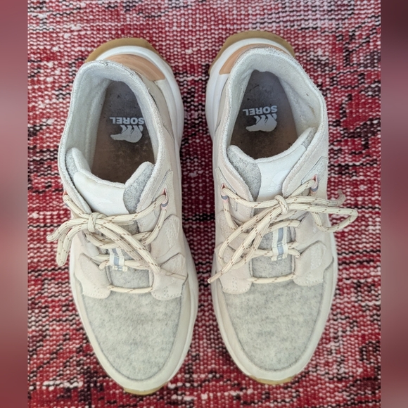 Sorel Women's Kinetic RNEGD Caribou Boot in the color Chalk/Canoe Size 8 - Picture 5 of 8